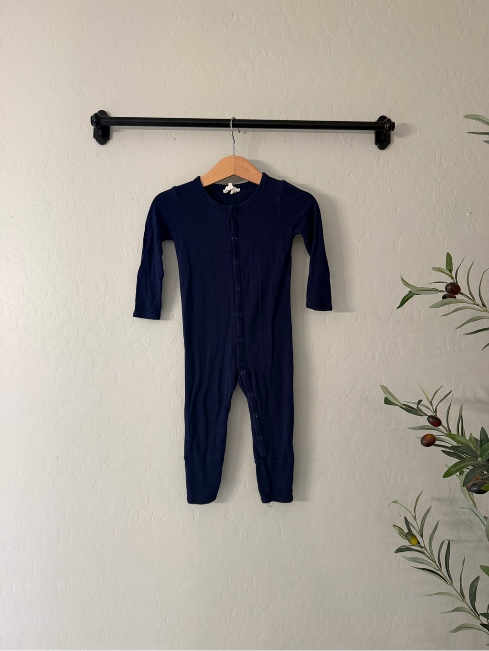 Kyte Baby Navy Snap One-Piece Romper Pajamas